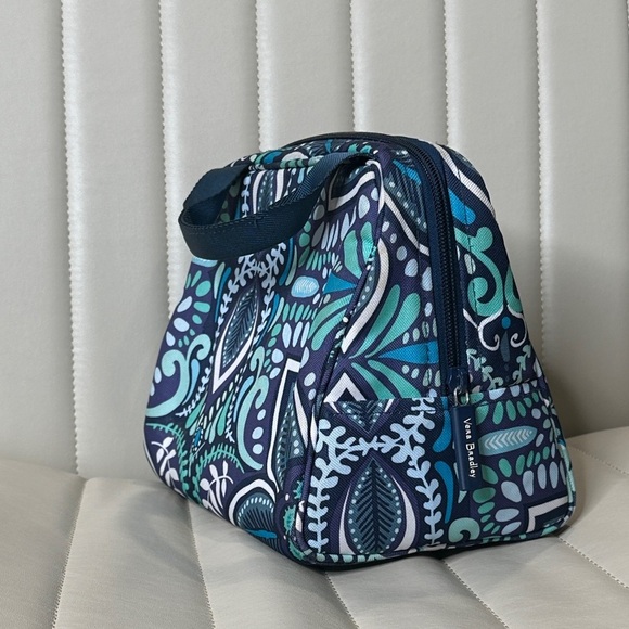 Vera Bradley Blue Island Medallion Patterned LUNCH TOTE 10"x8"x6" Designer NWOT - Picture 2 of 9